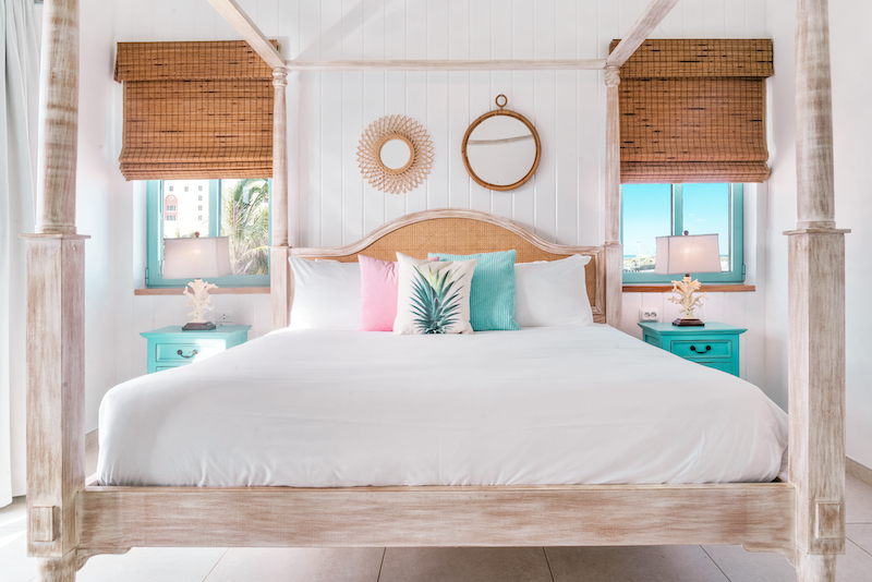 Four poster bed