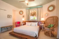 Palapa Lodge bed