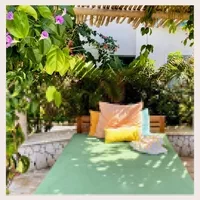 A soft day bed by the pool, fresh crisp towels, amidst a lush tropical oasis surrounded by flowers, birds, palmtrees, and f&b service by @eduardosbeachshack 

Sounds good? You can find all this (and way more) at Boardwalk on the one happy island of Aruba! 🌴🌺🌿🦜

#boardwalhotelkaruba #boardwalk #aruba #onehappyisland #hotel #boutiquehotel #pool #oasis #sitbackandrelax